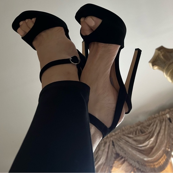 🔥♥️ NIB Steve Madden Black High Heel Suede Sandals - Picture 6 of 10